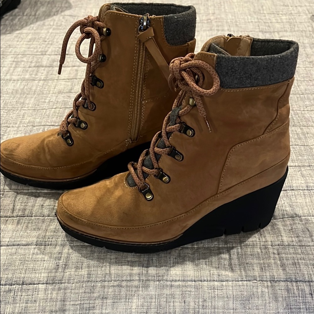 Fall Wedge Boots - Dr. Scholls size 8; lace up with arch support